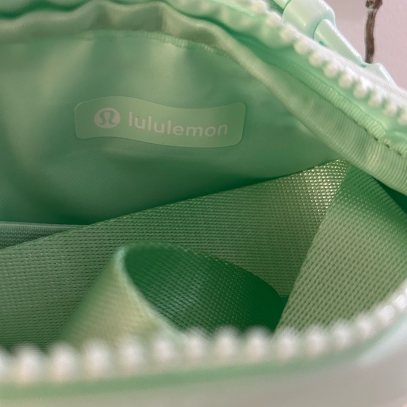 Lululemon Mint Moment 1L Everywhere Belt Bag - Picture 4 of 4